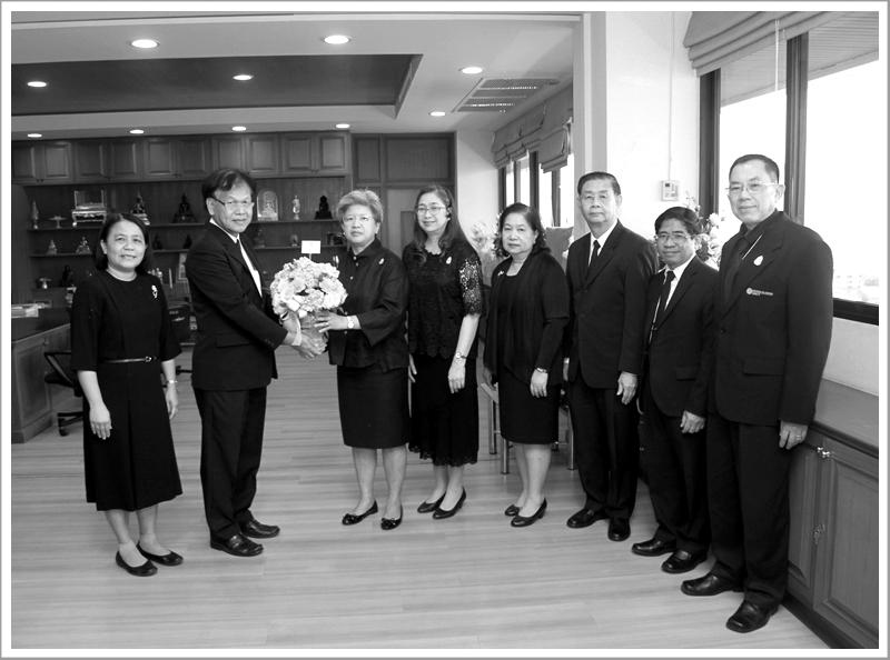 ﻿อธิบดีกรมบังคับคดีพร้อมด้วยคณะผู้บริหารกรมบังคับคดี ร่วมแสดงความยินดีกับอธิบดีผู้พิพากษาศาลแพ่ง